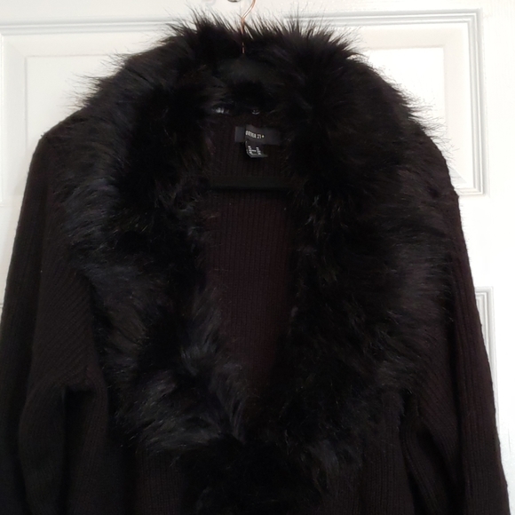 Forever 21 Sweaters - Forever 21 Faux fur sweater - 3X NWOT